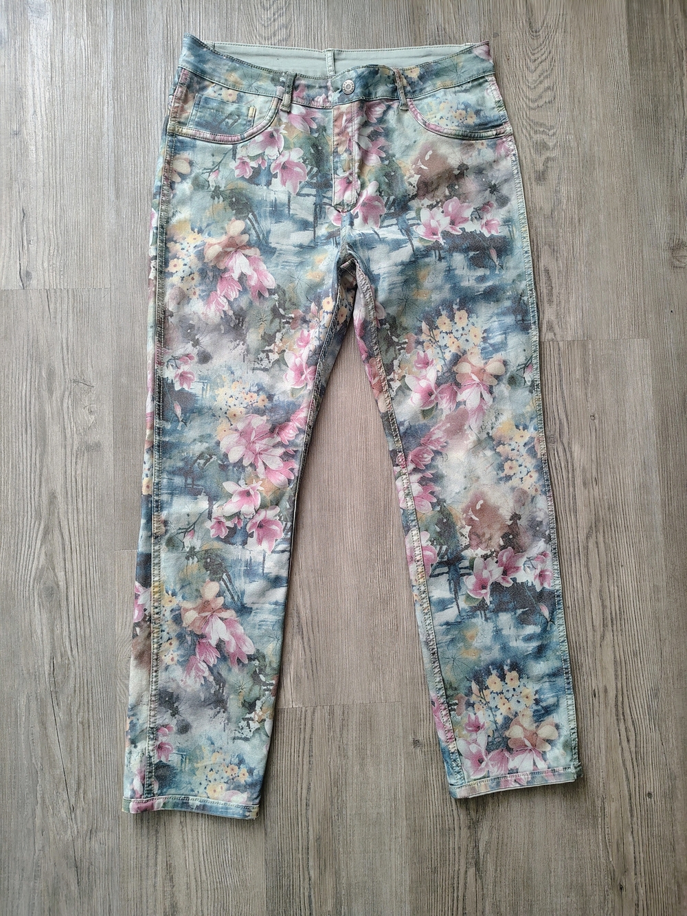 Tripp NYC Women's Magnolia Floral Reversible Stretch Straight Leg Jeans Size 12